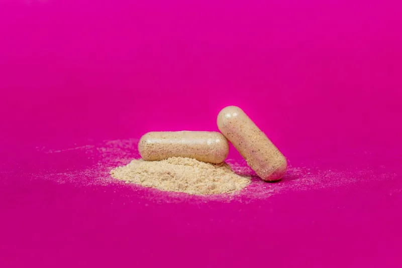 Men's health support supplements including zinc and maca