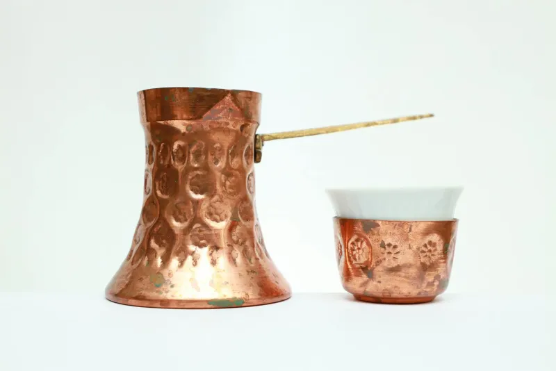 Mineral supplements for balancing copper and zinc intake