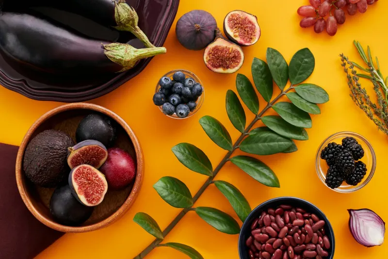 Продукты, богатые Л-тирозином — курица, сыр, бобовые и семена