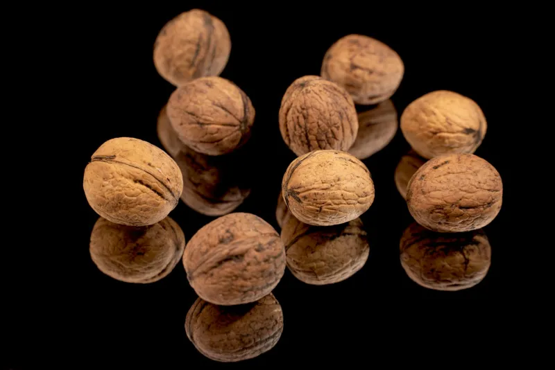 Black walnut hull capsules - natural supplement for athletes